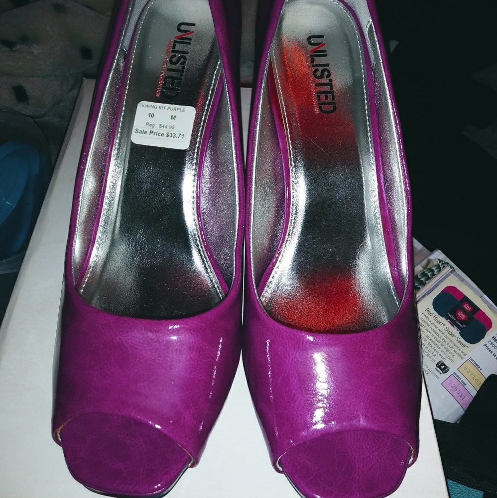 Purple/violet pumps